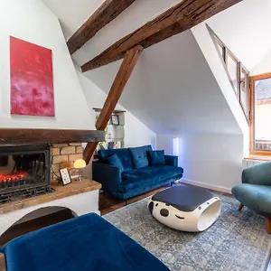 sous-les-toits-dannecy-irrsistible-appartement-avec-3-chambres.hotels-rhonealpes.com/